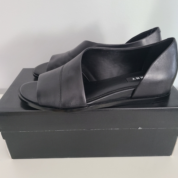 DKNY black sandals, size 7.5 - Picture 2 of 2